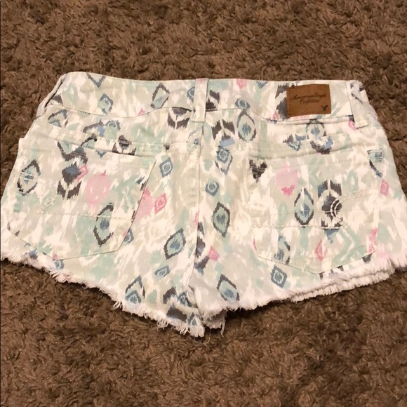 American Eagle Fun Print Jean Shorts - Picture 2 of 3